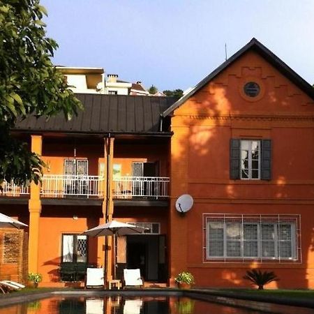 Maison D'Hotes Mandrosoa อันตานานารีโว ภายนอก รูปภาพ